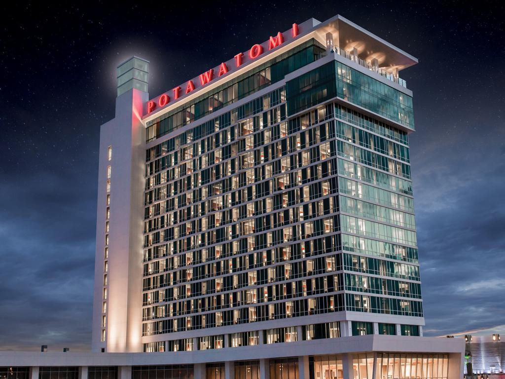 Potawatomi Hotel & Casino Milwaukee Exterior photo